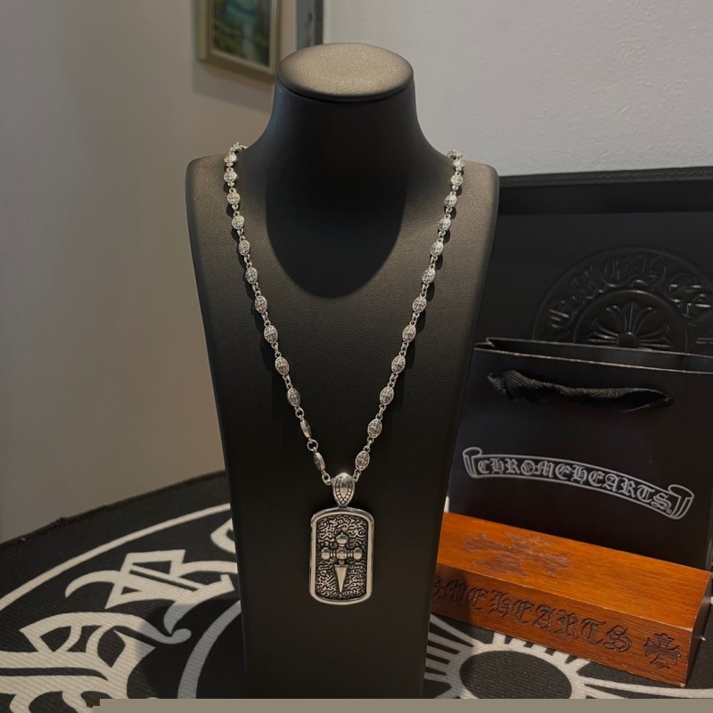 Ch**me He**ts necklaces